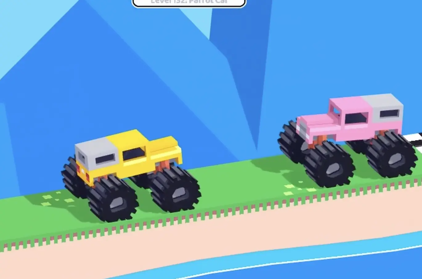 Drive Mad level 132 starting position with the yellow truck and pink parrot car side by side